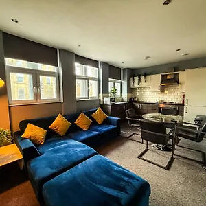 Apartment 3 Bedroom In The Heart Of - Modern - Sleeps 6, Newcastle upon Tyne